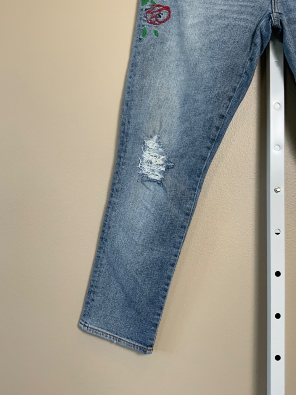GAP AUTHENTIC 1969 Embroidered Best Girlfriend Jeans - Picture 9 of 16